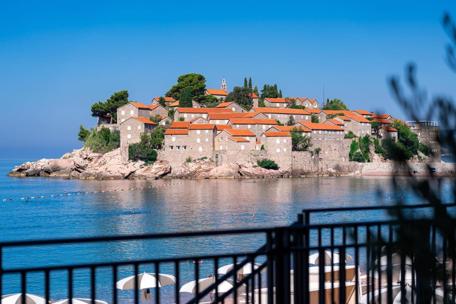 Hotel California By Aycon (Adults Only) Sveti Stefan Exteriör bild