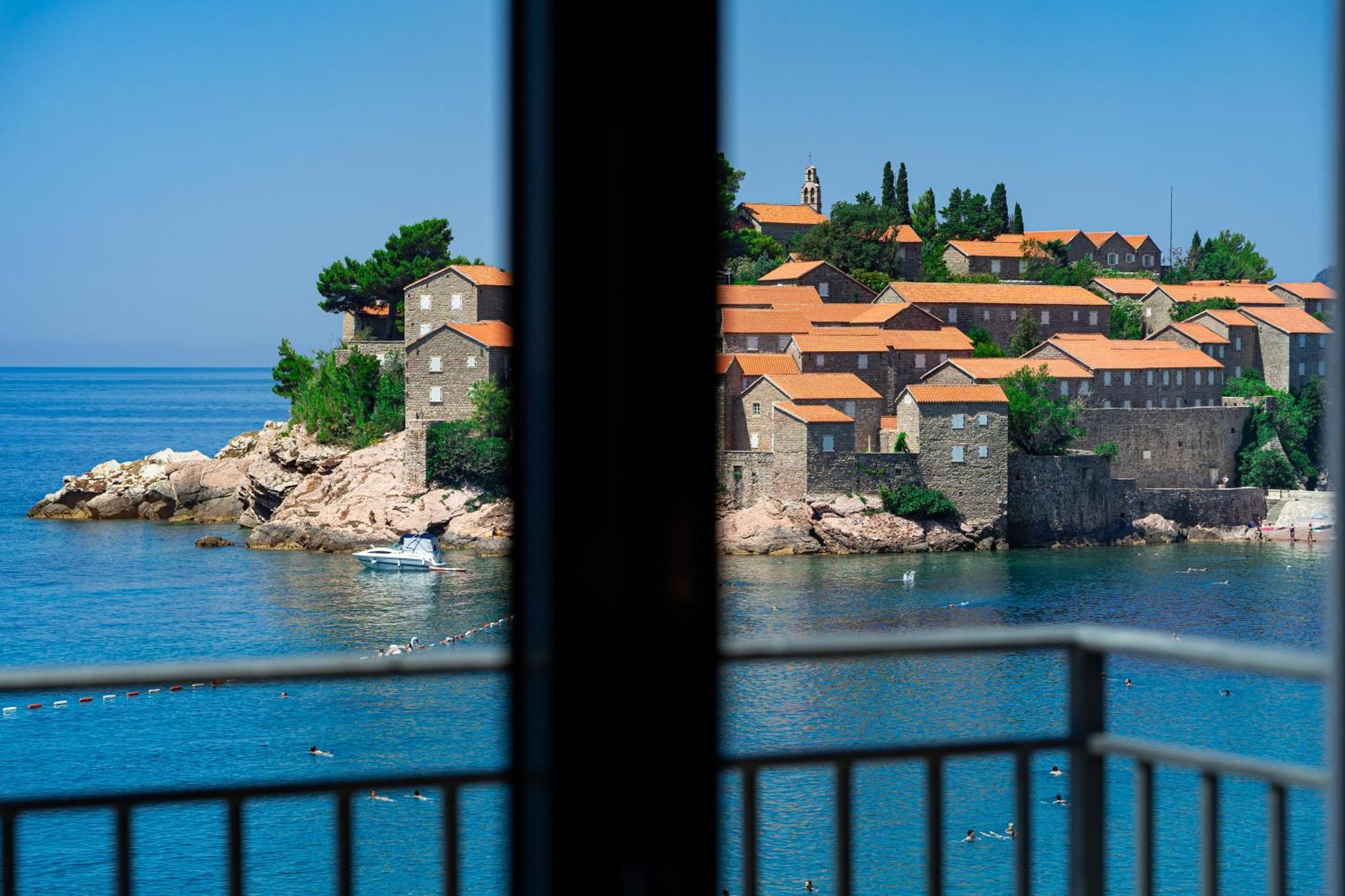 Hotel California By Aycon (Adults Only) Sveti Stefan Exteriör bild